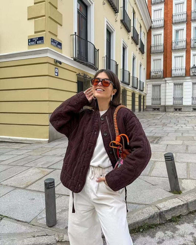 Effortlessly Elegant Jacket with a Timeless Design
