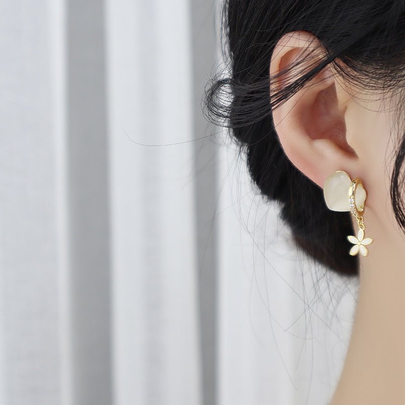 [] Heart and Dangly Flower Earrings