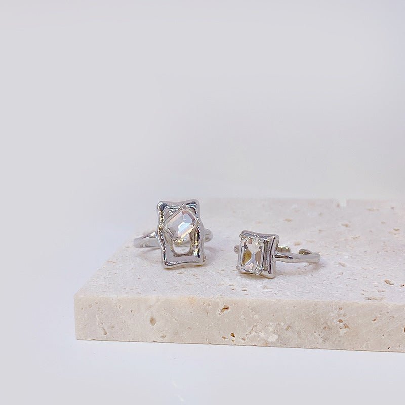 [] Crystal Spark Ring