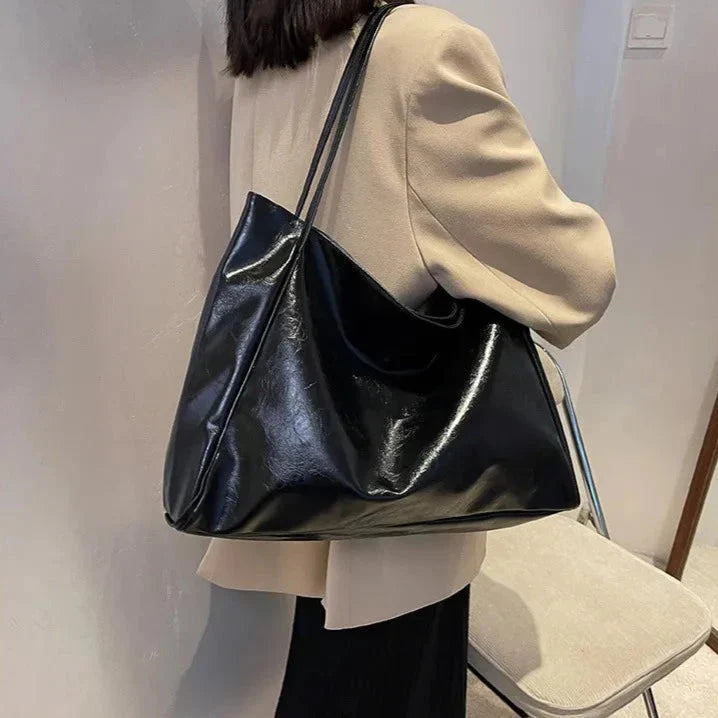 Classic Vintage Bag with a Flattering Fit