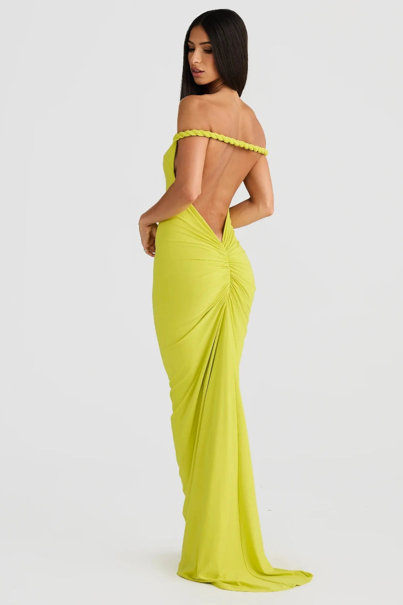Effortlessly Elegant Garment with a Timeless Design