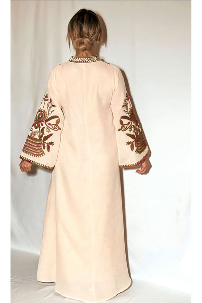 Well Tailored Garment with a Graceful Silhouette