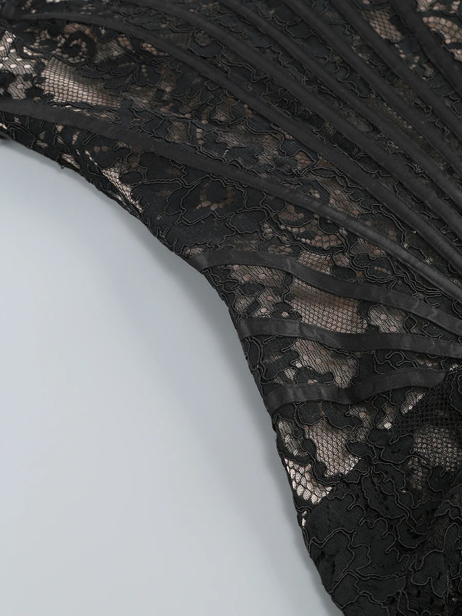 Beautifully Finished Dress in a Timeless Design