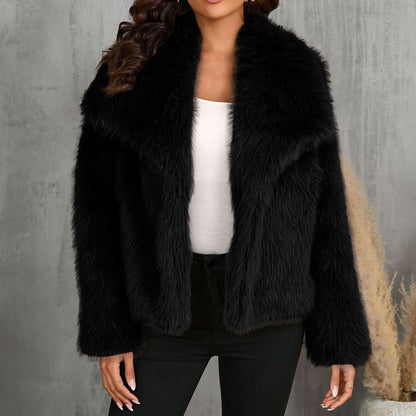 Beautifully Finished Coat in a Timeless Design