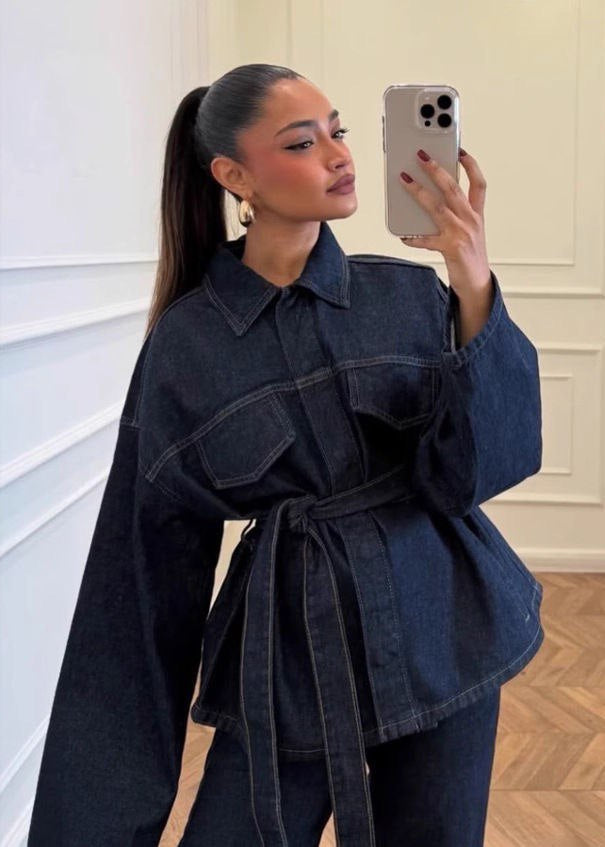 Effortlessly Elegant Jacket with a Timeless Design