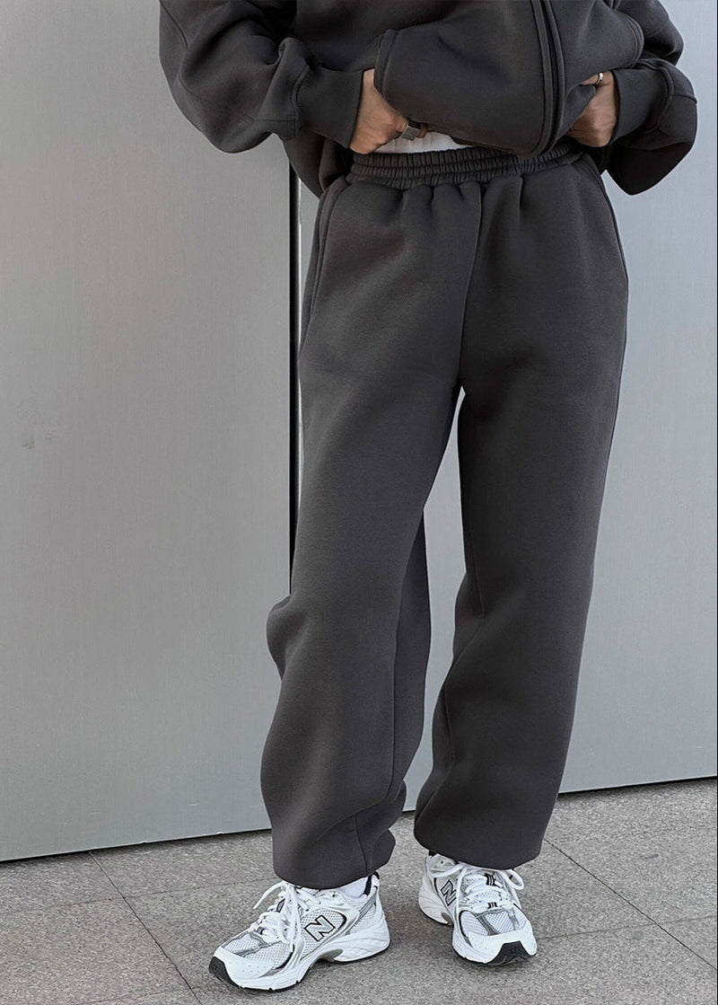 Well Tailored Pants with a Graceful Silhouette