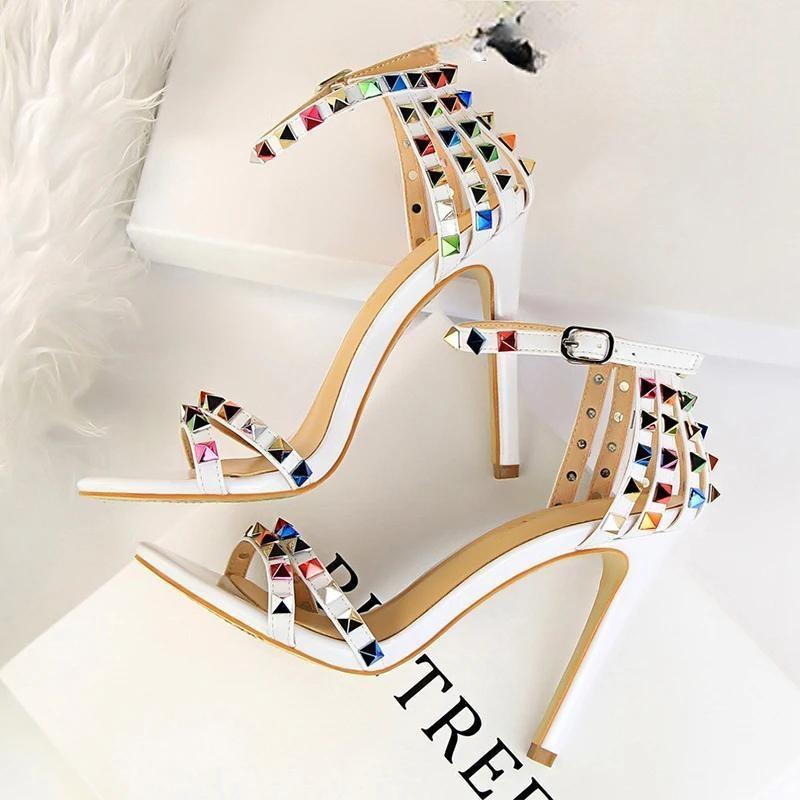 Polished Sandals with an Effortless Classic Look