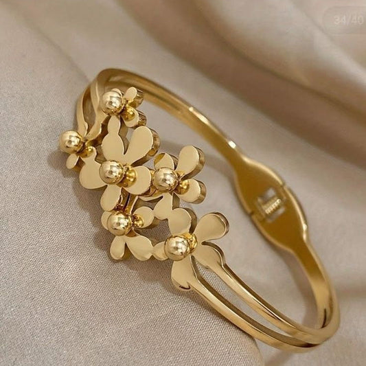 Wide Gold Beads Bracelet