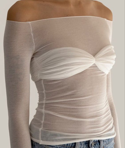 Well Tailored Top with a Graceful Silhouette