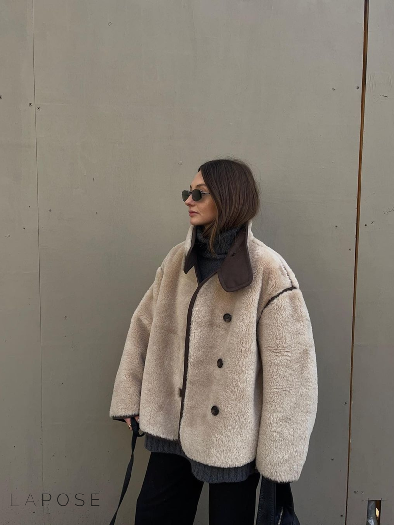 Effortlessly Elegant Coat with a Timeless Design