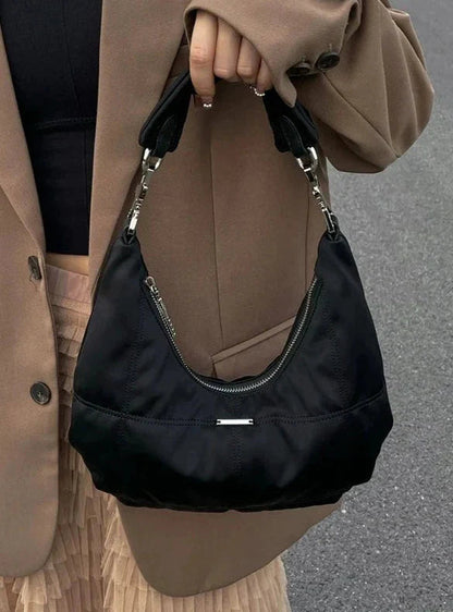 Beautifully Finished Bag in a Timeless Design