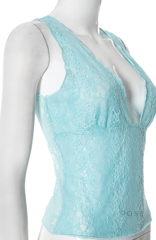Effortlessly Elegant Top with a Timeless Design