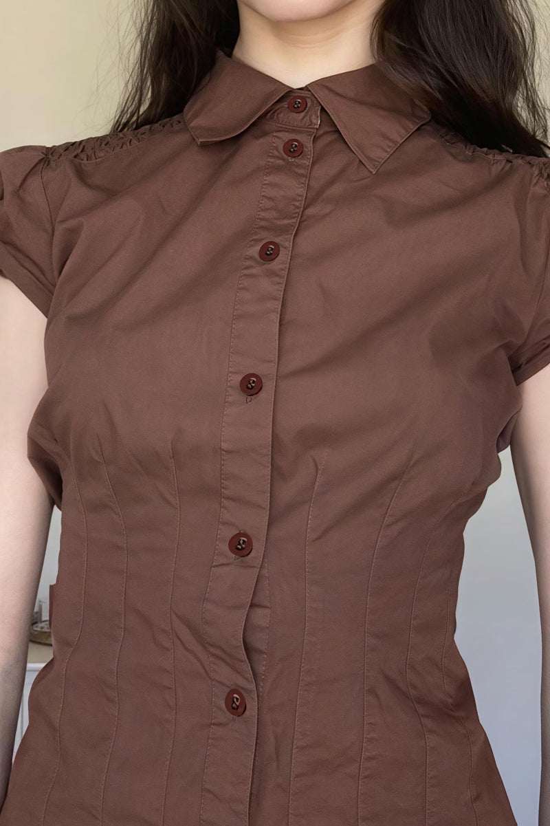 Effortlessly Elegant Blouse with a Timeless Design