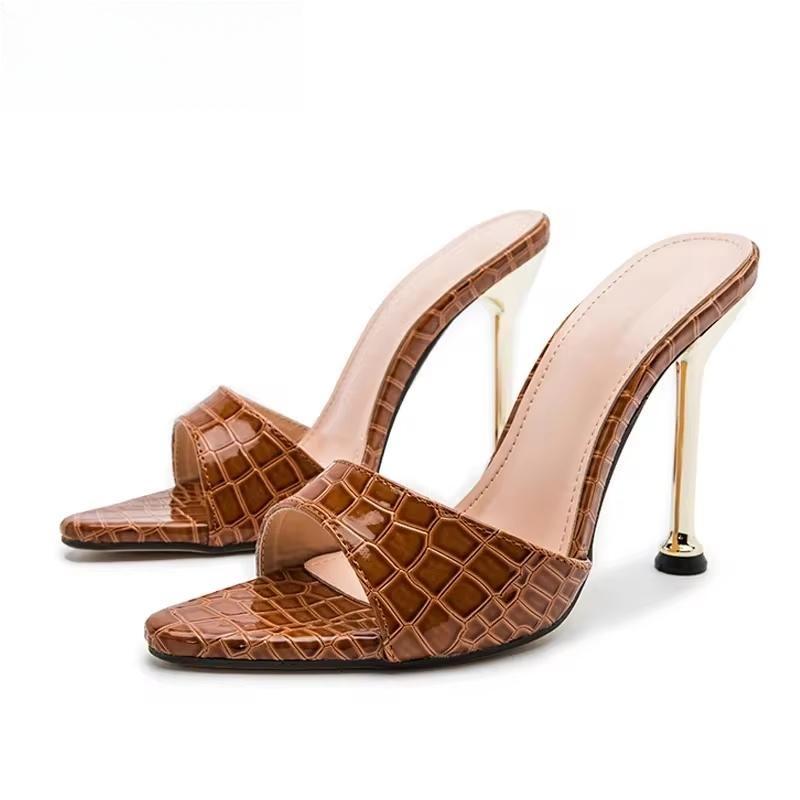 Well Tailored Sandals with a Graceful Silhouette