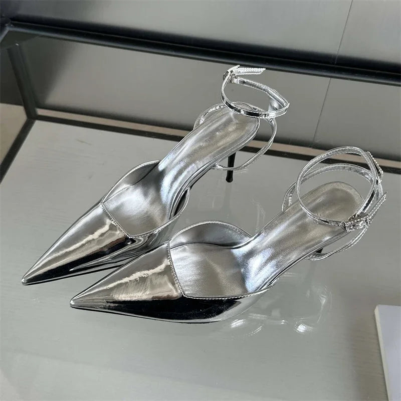 Beautifully Finished Heels in a Timeless Design