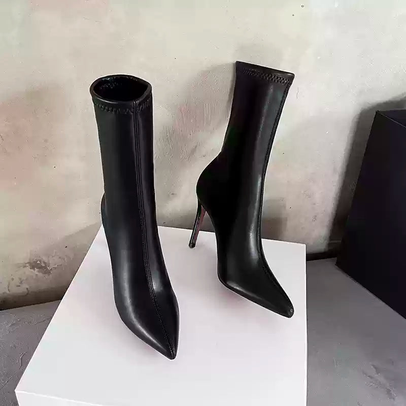 Well Tailored Boots with a Graceful Silhouette