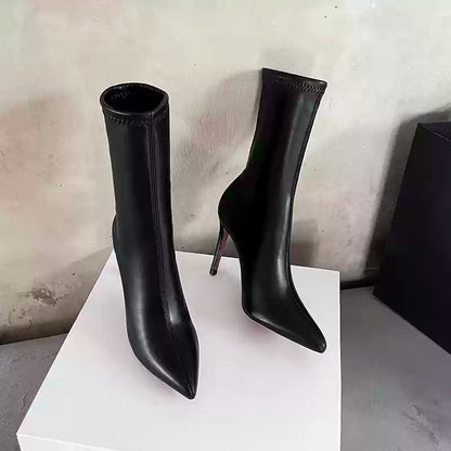 Well Tailored Boots with a Graceful Silhouette