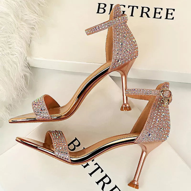 Polished Heels with an Effortless Classic Look