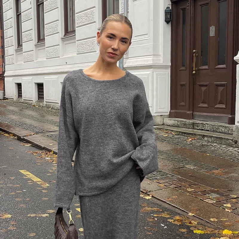 Well Tailored Garment with a Graceful Silhouette