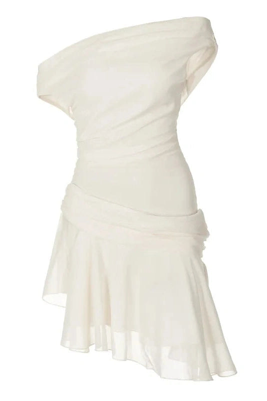 Well Tailored Dress with a Graceful Silhouette