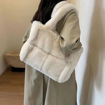 Polished Bag with an Effortless Classic Look
