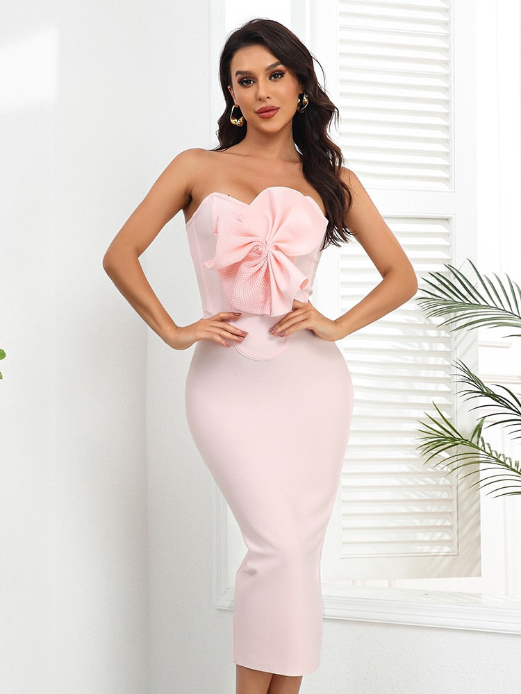 Beautifully Finished Dress in a Timeless Design