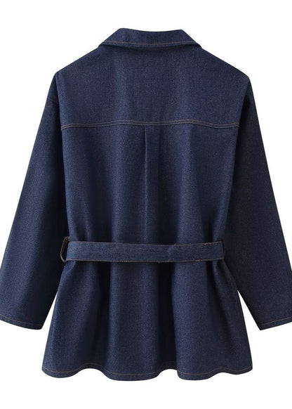 Effortlessly Elegant Jacket with a Timeless Design