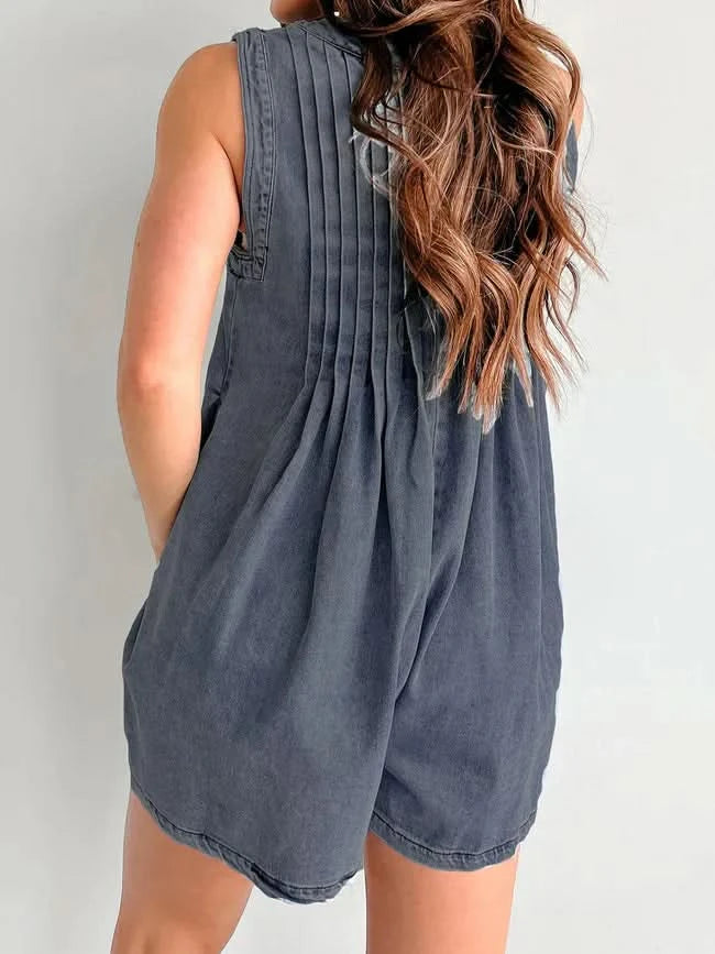 Effortlessly Elegant Garment with a Timeless Design