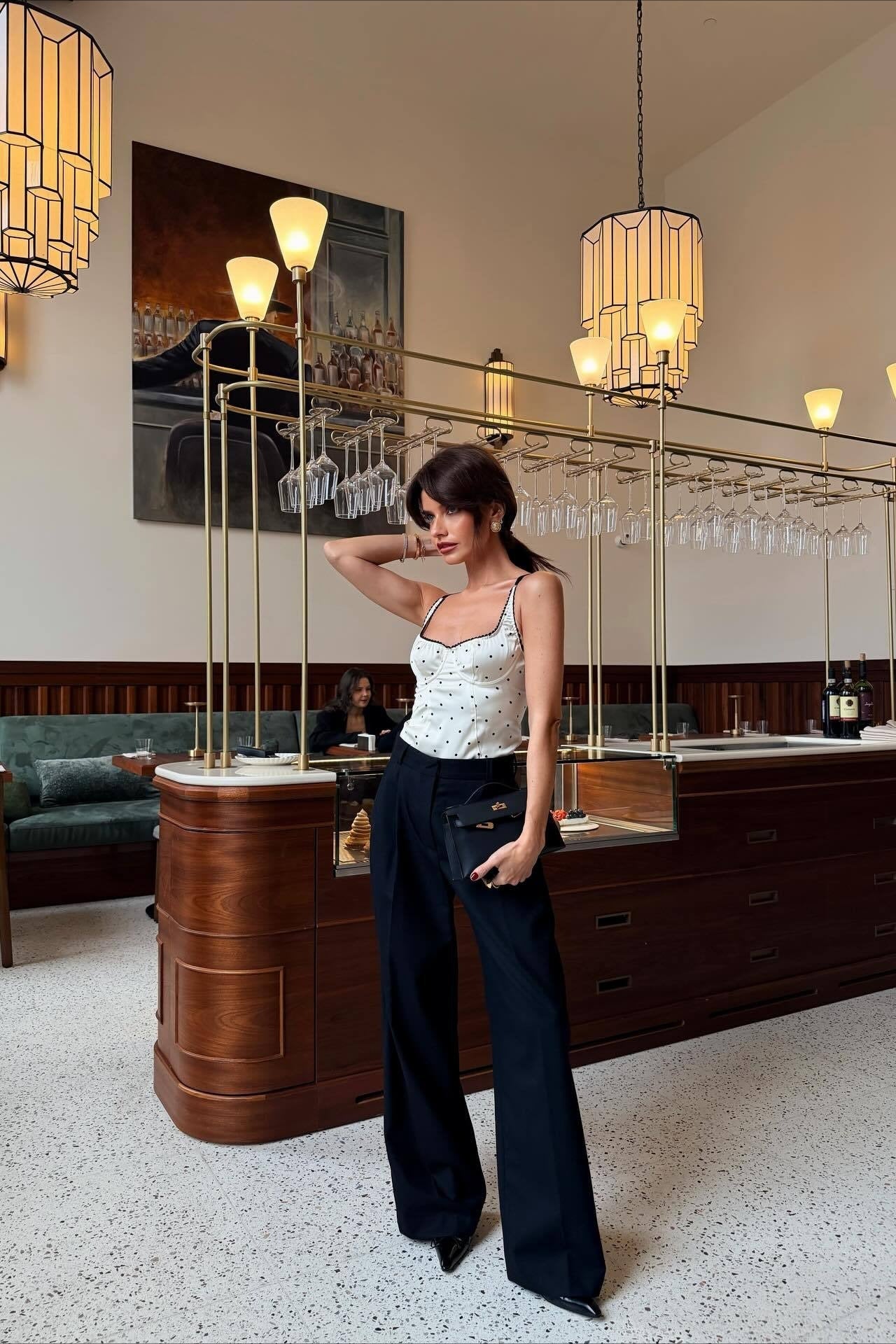 Beautifully Finished Top in a Timeless Design
