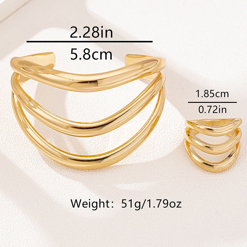 Effortlessly Elegant Garment with a Timeless Design