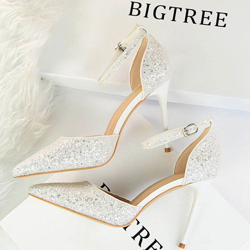 Well Tailored Heels with a Graceful Silhouette