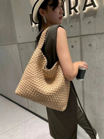 Beautifully Crafted Bag in a Classic Style