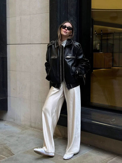 Effortlessly Elegant Jacket with a Timeless Design