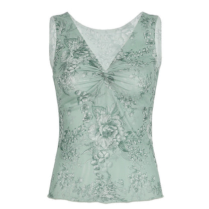 Well Tailored Top with a Graceful Silhouette