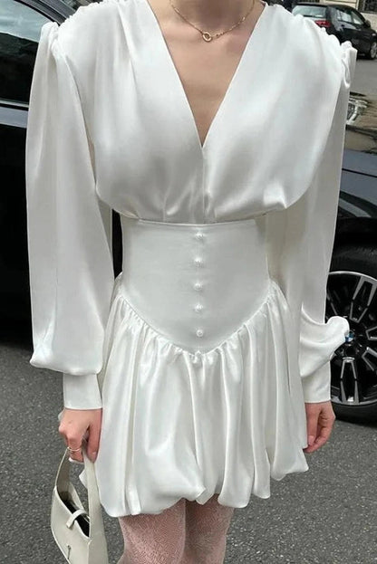 Well Tailored Dress with a Graceful Silhouette