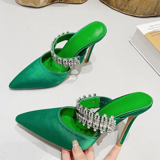 Beautifully Finished Heels in a Timeless Design