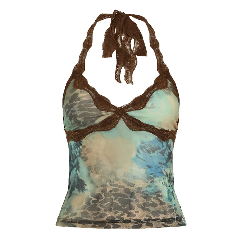 Well Tailored Top with a Graceful Silhouette