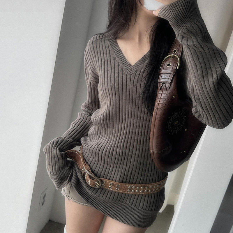 Gracefully Styled Sweater for Any Occasion
