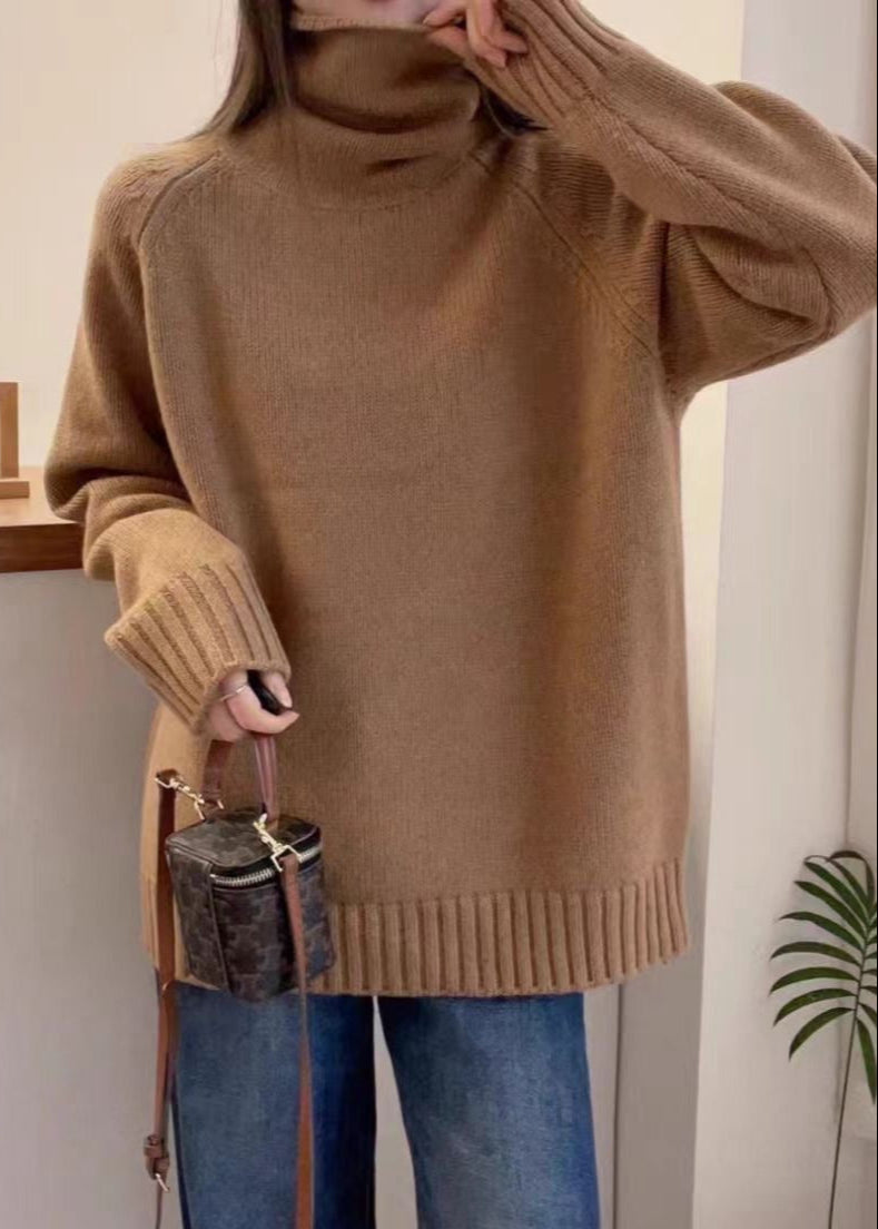 Well Tailored Sweater with a Graceful Silhouette