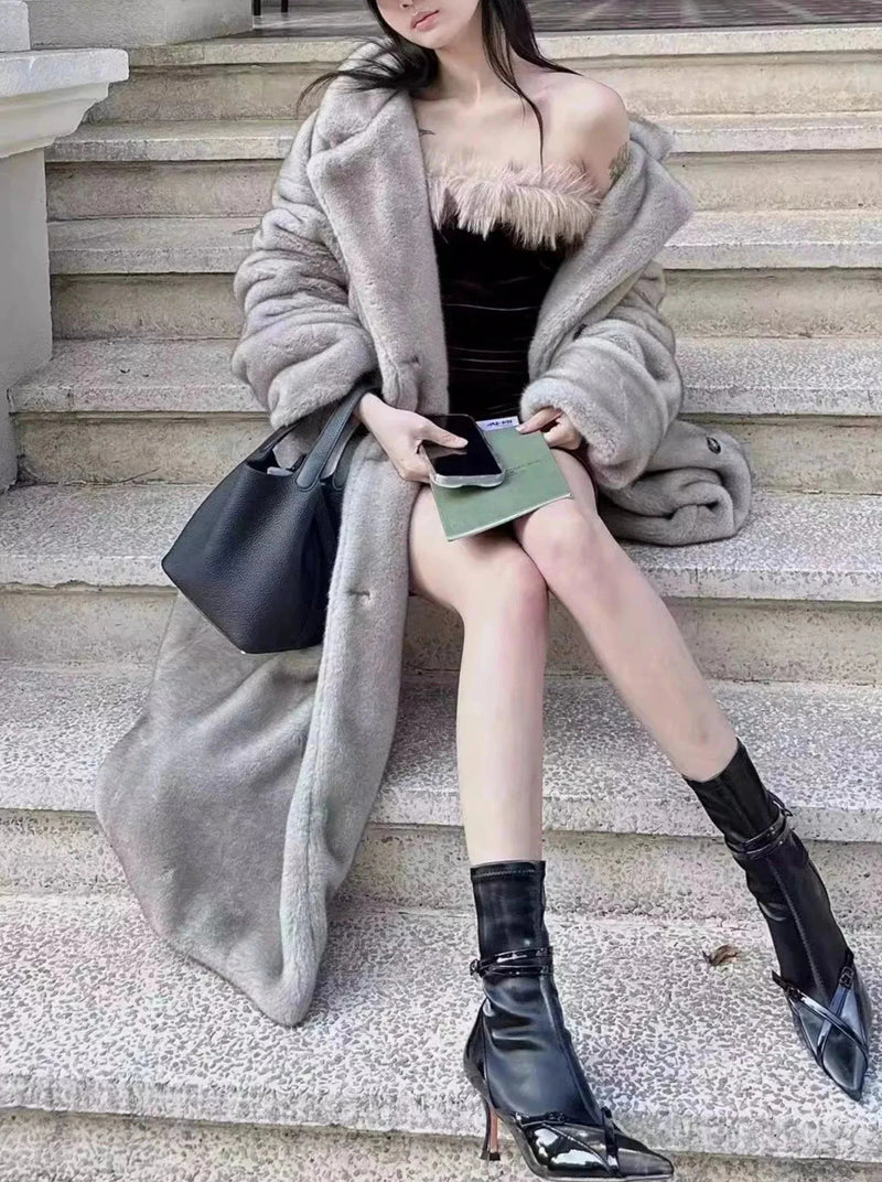 Gracefully Styled Coat for Any Occasion
