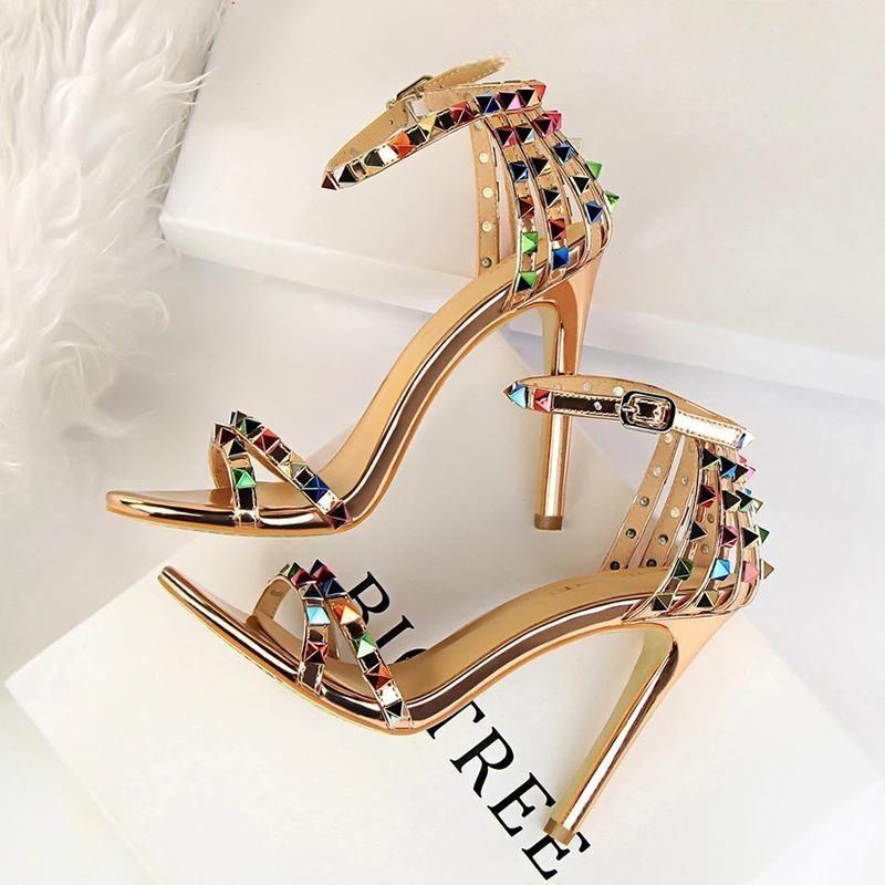 Polished Sandals with an Effortless Classic Look