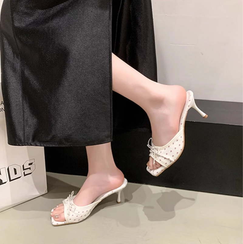 Polished Heels with an Effortless Classic Look