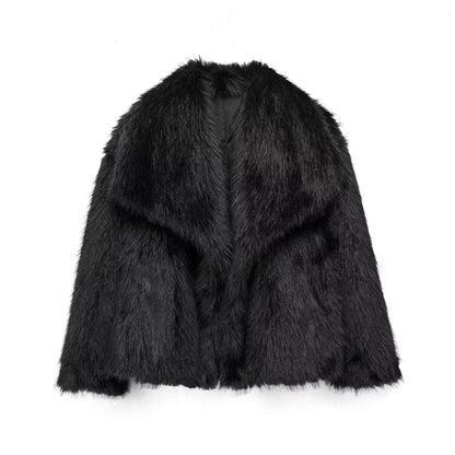 Beautifully Finished Coat in a Timeless Design