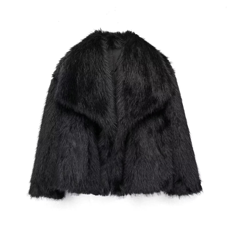 Beautifully Finished Coat in a Timeless Design