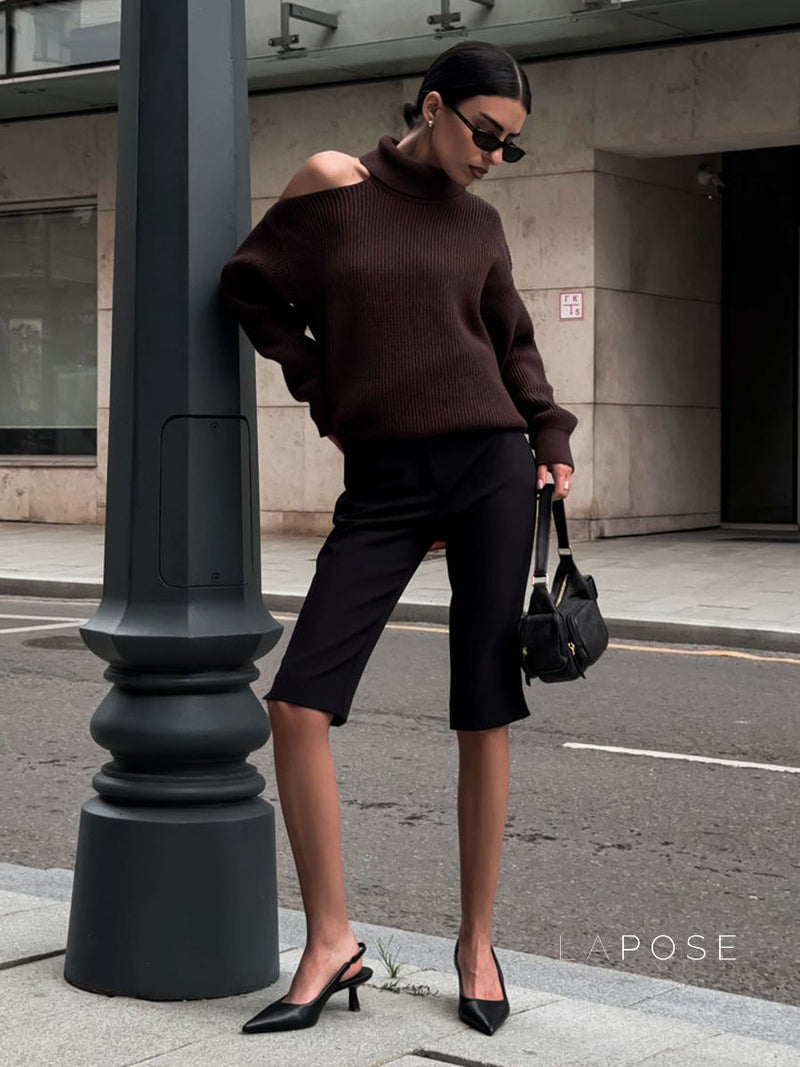 Well Tailored Sweater with a Graceful Silhouette