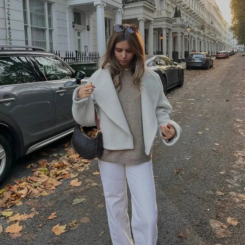 Beautifully Finished Coat in a Timeless Design