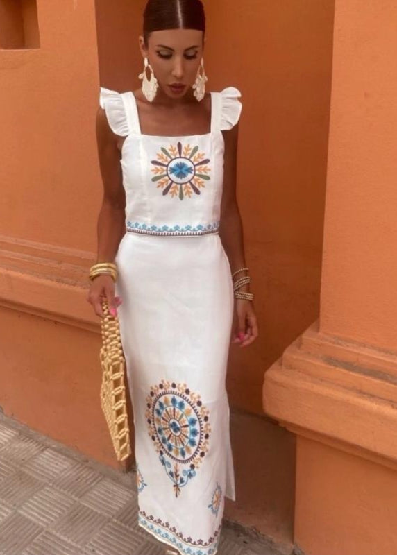 Gracefully Styled Garment for Any Occasion
