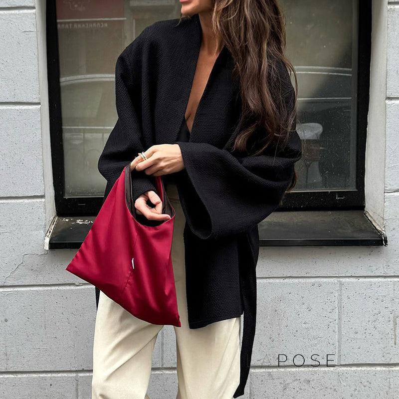 Effortlessly Elegant Jacket with a Timeless Design