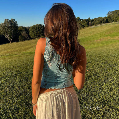 Effortlessly Elegant Top with a Timeless Design