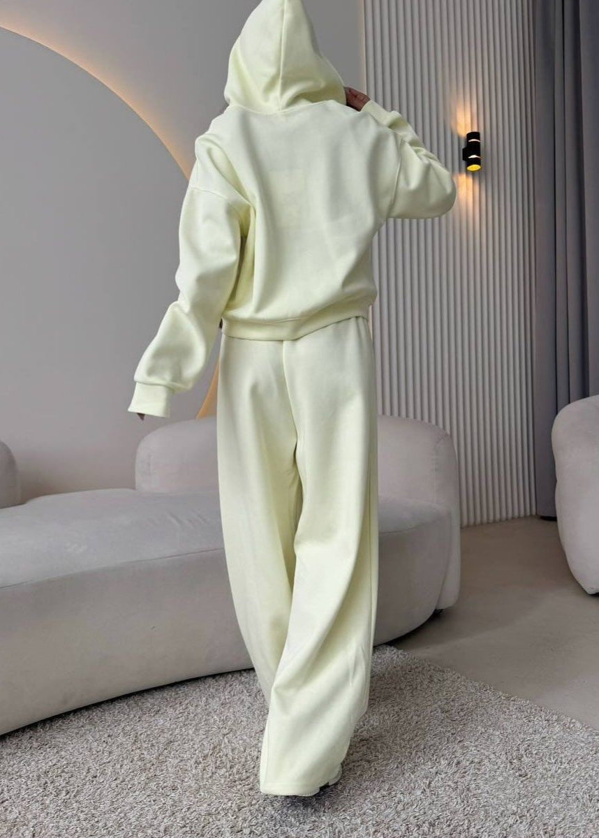 Classic Vintage Pants with a Flattering Fit